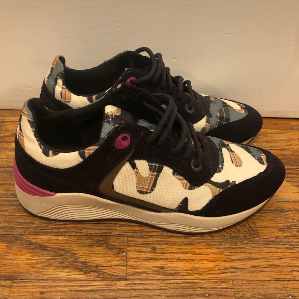 Women’s Geox Sneakers Running Shoes Size 9